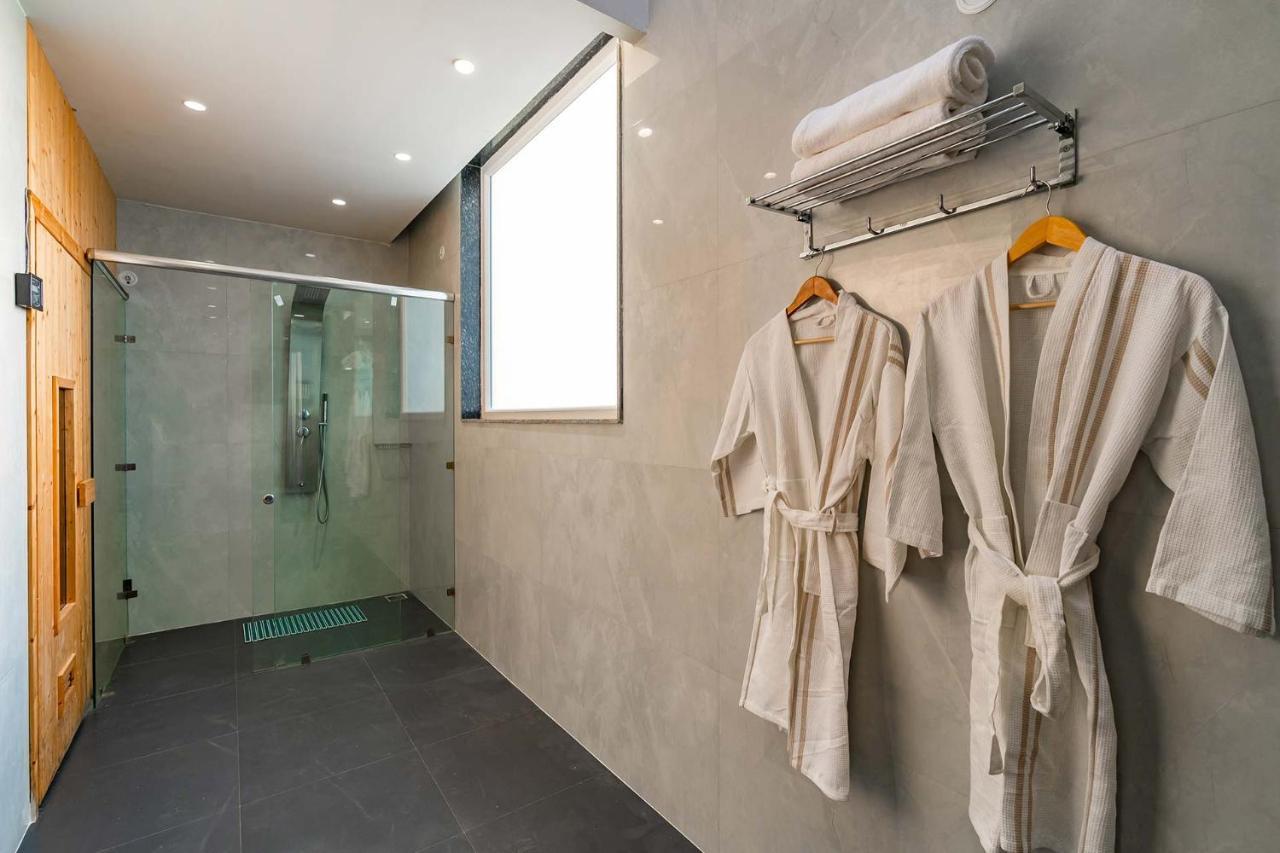 Sohna Stayvista At Le Blanc Escape W Outdoor Pool מראה חיצוני תמונה