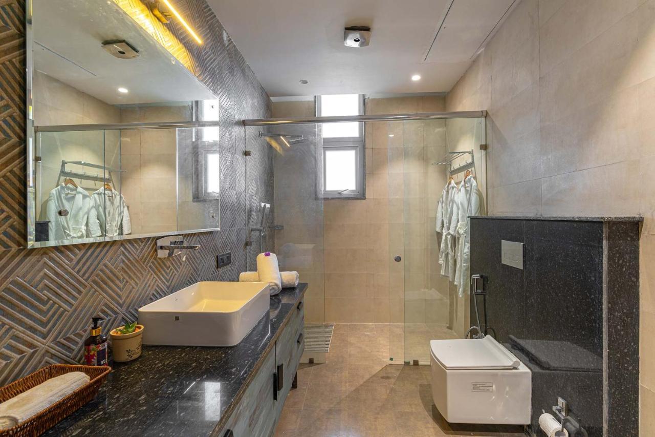 Sohna Stayvista At Le Blanc Escape W Outdoor Pool מראה חיצוני תמונה